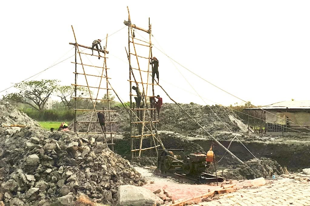 পাইল স্থাপনের রিগ ও উইঞ্চ মেশিন